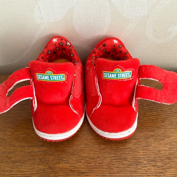 Sesame Street ELMO sneakers - Picture 3 of 4